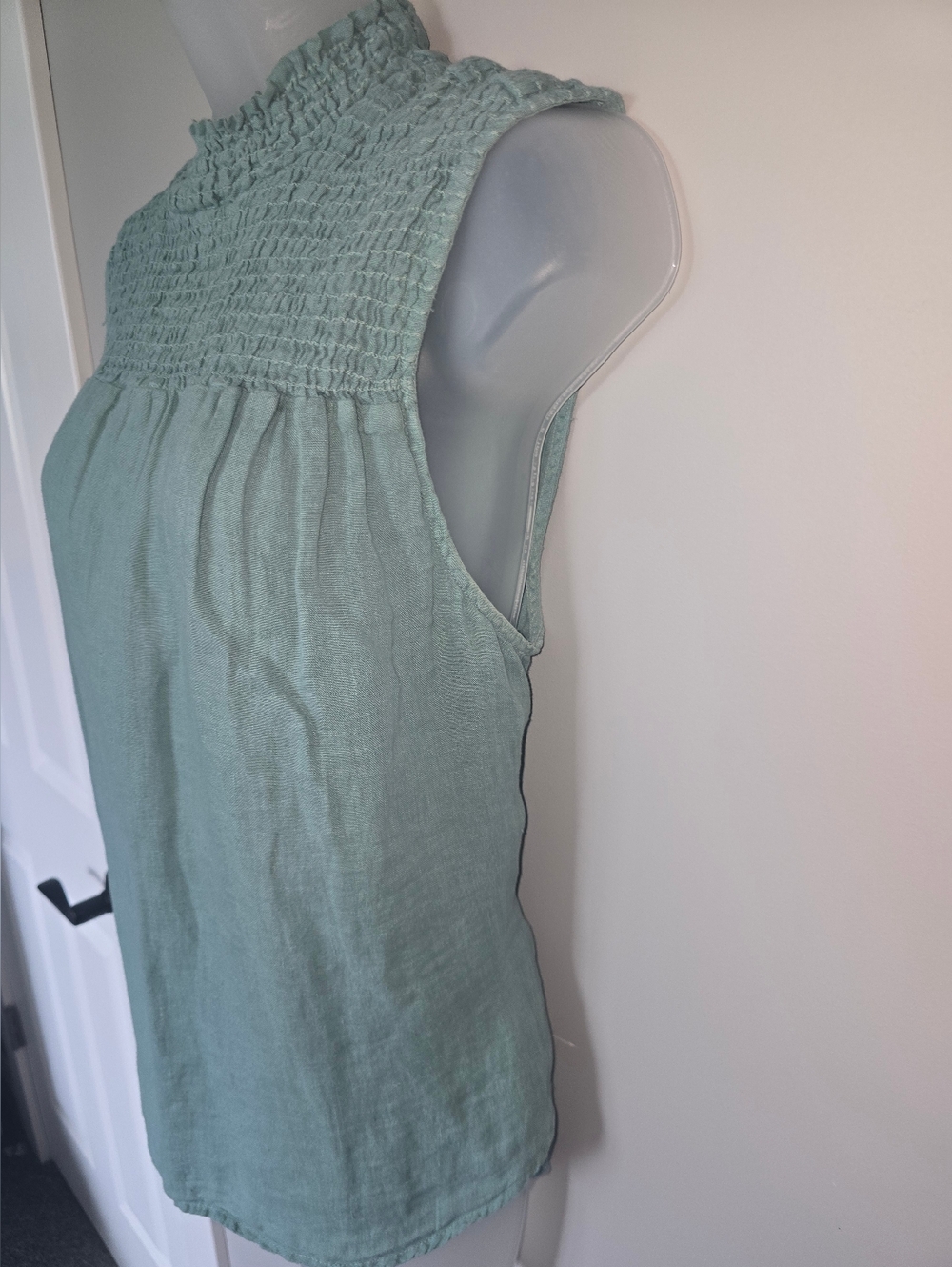 Cloth & Stone Sage Green Smocked Sleeveless Top - Womens Size XLG - Picture 4 of 9